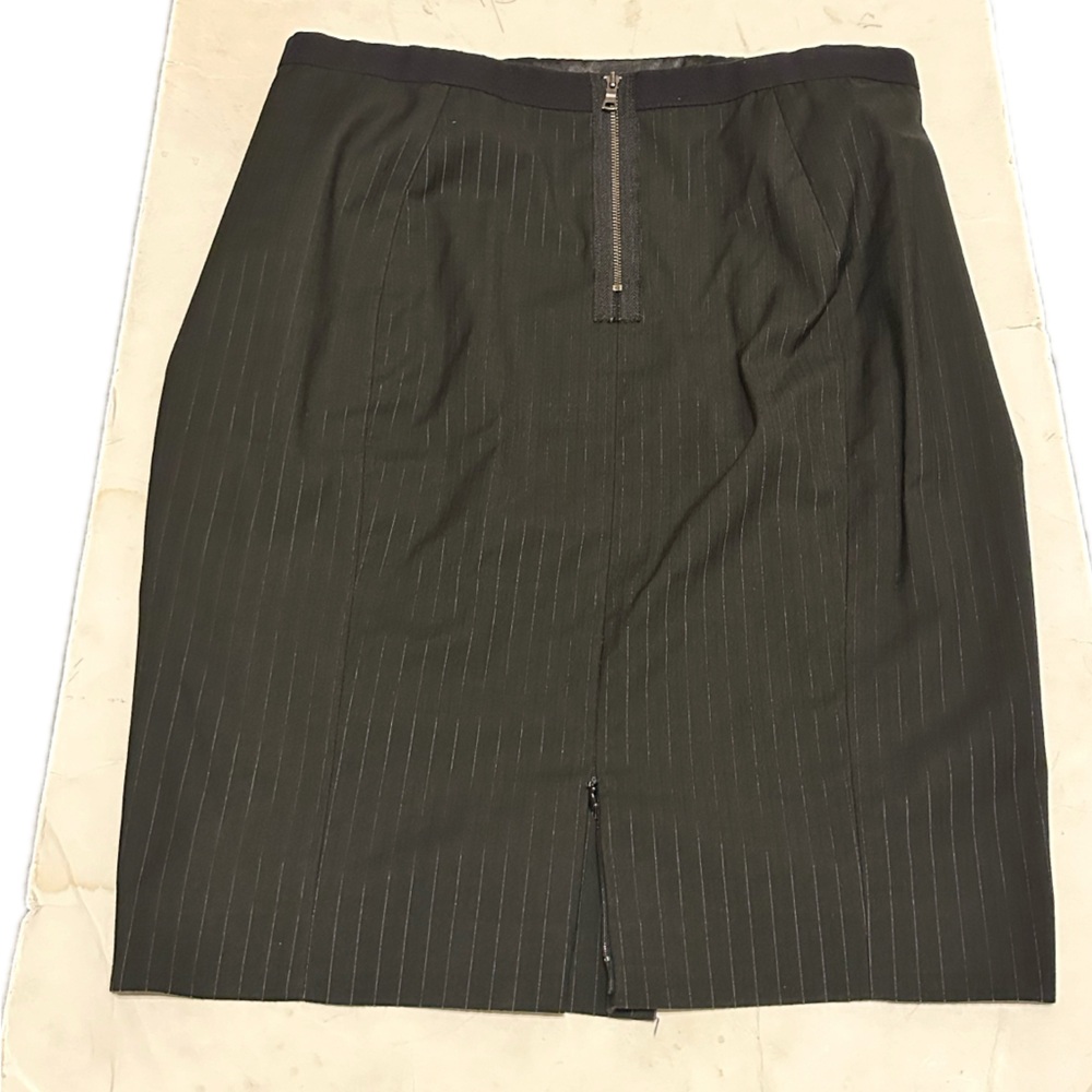 Tahari‎ pinstripe skirt